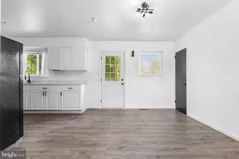 Entry Way - 329 David Hall Rd, Dover, DE 19904 photo 4 of 7