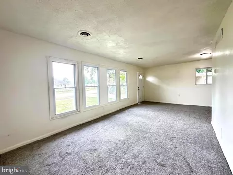 Living - 105 N Governors Blvd, Dover, DE 19901 photo 3 of 3