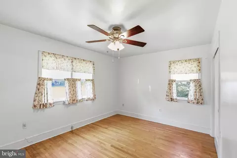 Bedroom - 818 E Division St, Dover, DE 19901 photo 2 of 2