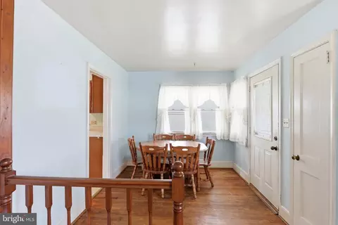 Entry Way - 818 E Division St, Dover, DE 19901 photo 1 of 2