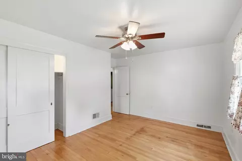 Bedroom - 818 E Division St, Dover, DE 19901 photo 1 of 2
