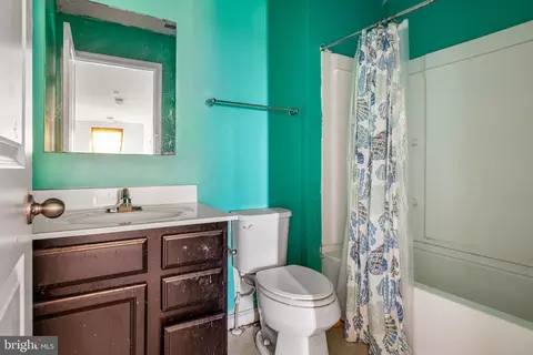Bath - 600 Swallowtail Way, Dover, DE 19901 photo 1 of 1