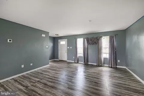 Living - 600 Swallowtail Way, Dover, DE 19901 photo 1 of 2