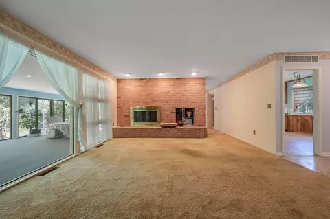 Living - 112 Fox Hall, Dover, DE 19904 photo 2 of 5