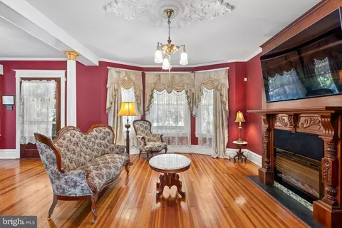 Living - 224 N State St, Dover, DE 19901 photo 2 of 4