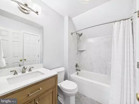 Bath - 95 Ringside Dr, Dover, DE 19904 photo 4 of 5