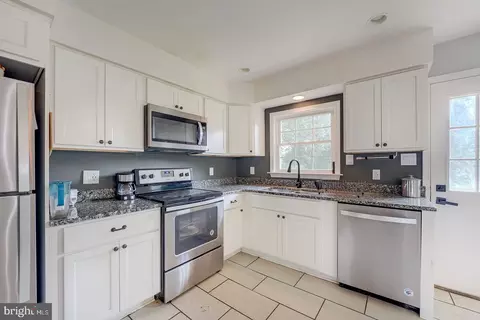 Kitchen - 74 Philchris Dr, Dover, DE 19901 photo 3 of 3