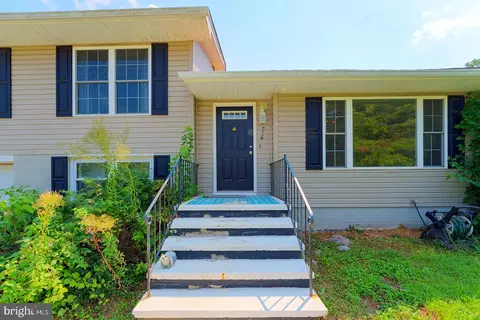 Exterior - 74 Philchris Dr, Dover, DE 19901 photo 3 of 11