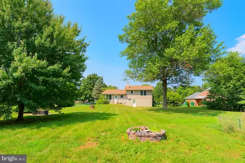 Exterior - 74 Philchris Dr, Dover, DE 19901 photo 7 of 11