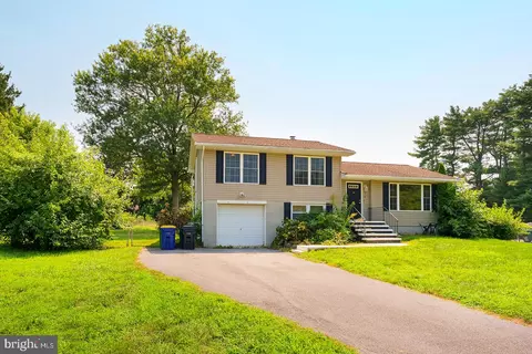 Exterior - 74 Philchris Dr, Dover, DE 19901 photo 9 of 11