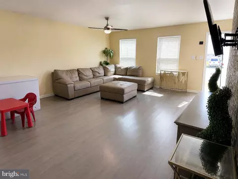 Living - 409 Nob Hill Rd, Dover, DE 19901 photo 1 of 1