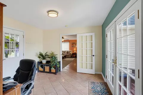 Entry Way - 36 Benson Ct, Dover, DE 19901 photo 4 of 5