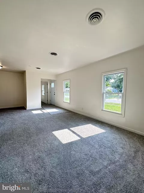 Living - 5 S Senator Ave, Dover, DE 19901 photo 1 of 2