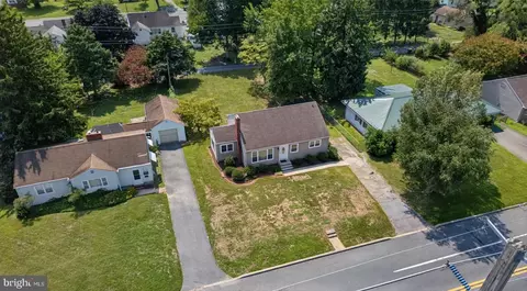 View/Area - 812 E Division St, Dover, DE 19901 photo 1 of 4
