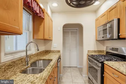 Kitchen - 159 Evergreen Dr, Dover, DE 19901 photo 1 of 6