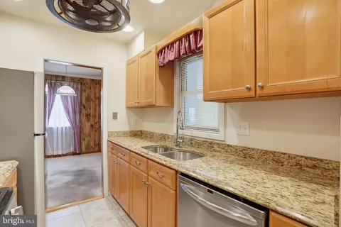Kitchen - 159 Evergreen Dr, Dover, DE 19901 photo 4 of 6