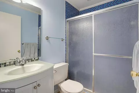 Bath - 25 S Turnberry Dr, Dover, DE 19904 photo 3 of 3