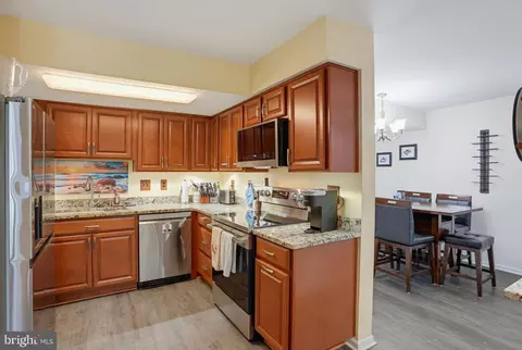 Kitchen - 25 S Turnberry Dr, Dover, DE 19904 photo 2 of 5