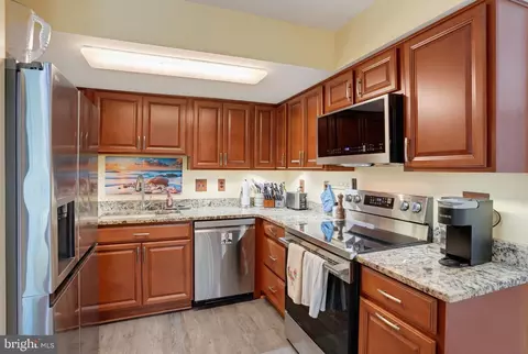 Kitchen - 25 S Turnberry Dr, Dover, DE 19904 photo 3 of 5