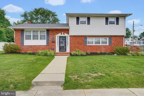 Exterior - 30 Bertrand Dr, Dover, DE 19904 photo 2 of 2