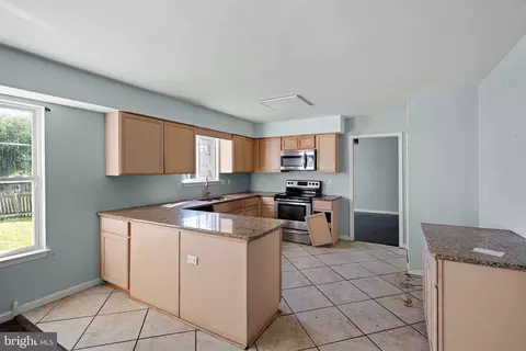 Kitchen - 247 N Caroline Pl, Dover, DE 19904 photo 2 of 2