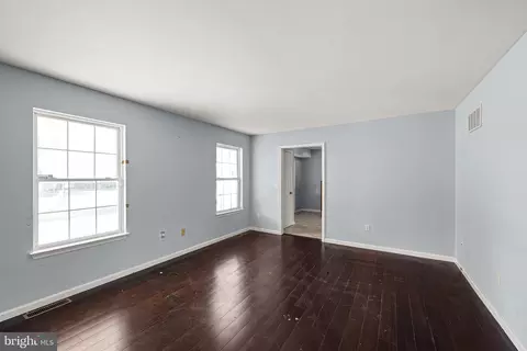 Living - 247 N Caroline Pl, Dover, DE 19904 photo 3 of 6