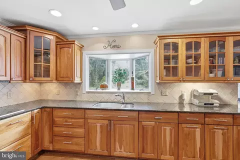 Kitchen - 101 N Fairfield Dr, Dover, DE 19901 photo 2 of 4
