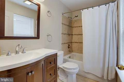 Bath - 21 Crosley Ct, Dover, DE 19904 photo 2 of 2