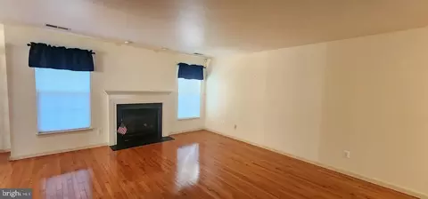 Living - 28 Houston St, Dover, DE 19901 photo 1 of 3