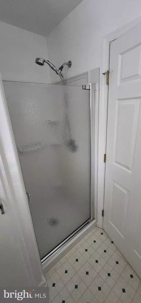 Bath - 28 Houston St, Dover, DE 19901 photo 1 of 1
