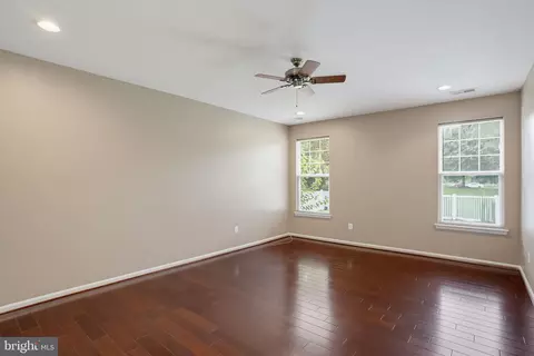 Living - 226 N Red Haven Ln, Dover, DE 19901 photo 6 of 6