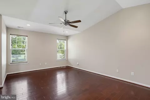 Living - 226 N Red Haven Ln, Dover, DE 19901 photo 2 of 6