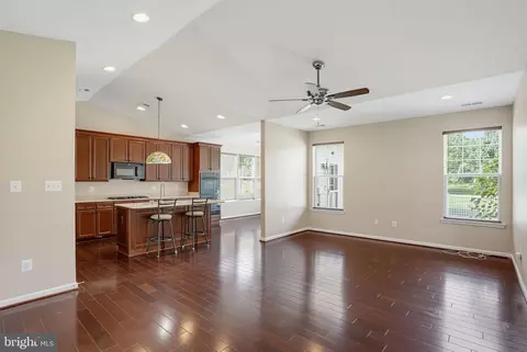 Living - 226 N Red Haven Ln, Dover, DE 19901 photo 3 of 6