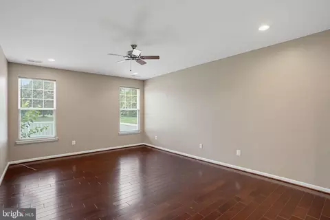 Living - 226 N Red Haven Ln, Dover, DE 19901 photo 5 of 6