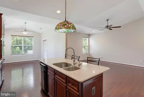 Living - 226 N Red Haven Ln, Dover, DE 19901 photo 4 of 6