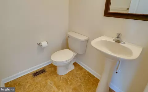 Entry Way - 219 Topaz Cir, Dover, DE 19904 photo 8 of 17