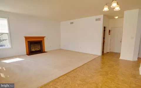 Living - 219 Topaz Cir, Dover, DE 19904 photo 1 of 2