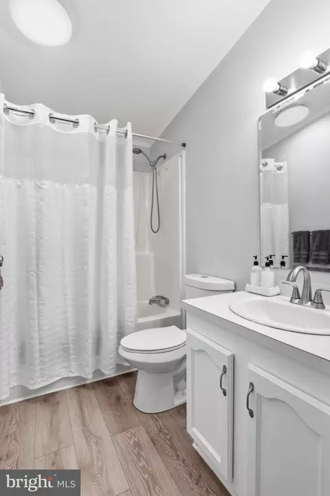 Bath - 610 Audrey Dr #610, Dover, DE 19901 photo 2 of 2