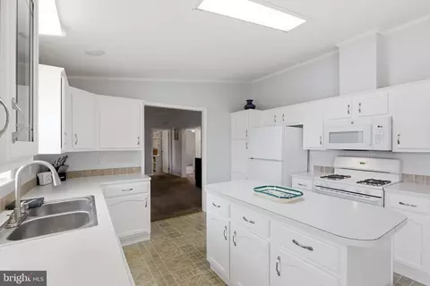 Kitchen - 610 Audrey Dr #610, Dover, DE 19901 photo 3 of 5