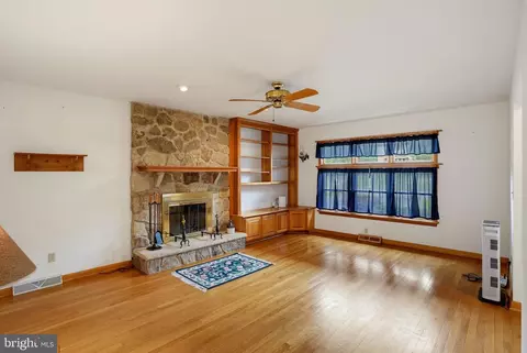 Living - 206 Beech Dr, Dover, DE 19904 photo 1 of 6
