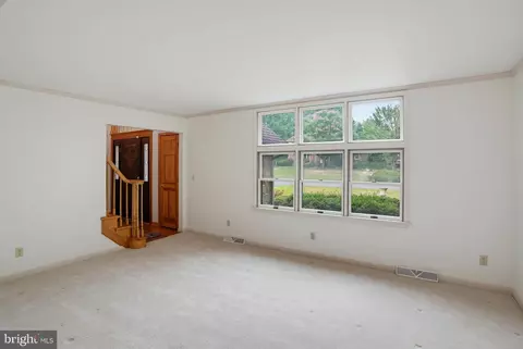Living - 206 Beech Dr, Dover, DE 19904 photo 6 of 6