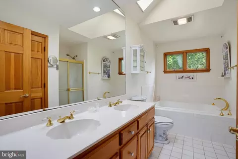 Bath - 206 Beech Dr, Dover, DE 19904 photo 2 of 4
