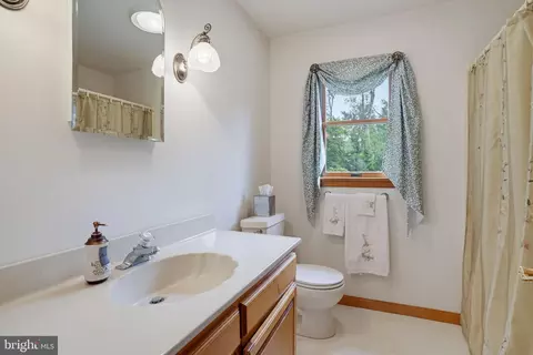 Bath - 206 Beech Dr, Dover, DE 19904 photo 4 of 4