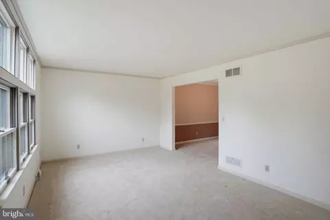 Living - 206 Beech Dr, Dover, DE 19904 photo 4 of 6