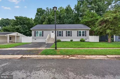 Exterior - 210 S Governors Blvd, Dover, DE 19901 photo 2 of 5