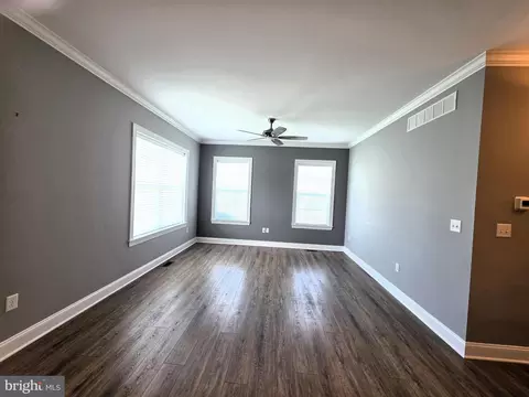 Living - 16 Lexie Ct, Dover, DE 19904 photo 2 of 5
