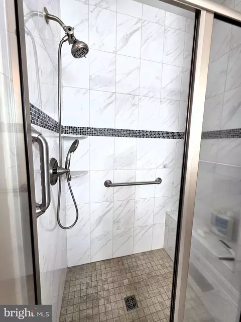 Bath - 16 Lexie Ct, Dover, DE 19904 photo 2 of 8