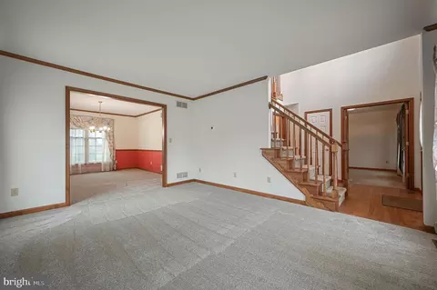 Living - 22 Dimondi Ct, Dover, DE 19901 photo 2 of 11