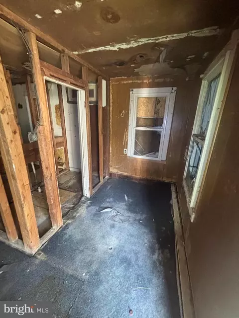 Entry Way - 415 W Division St, Dover, DE 19904 photo 3 of 21
