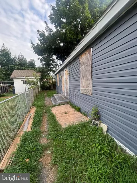 Exterior - 415 W Division St, Dover, DE 19904 photo 3 of 6